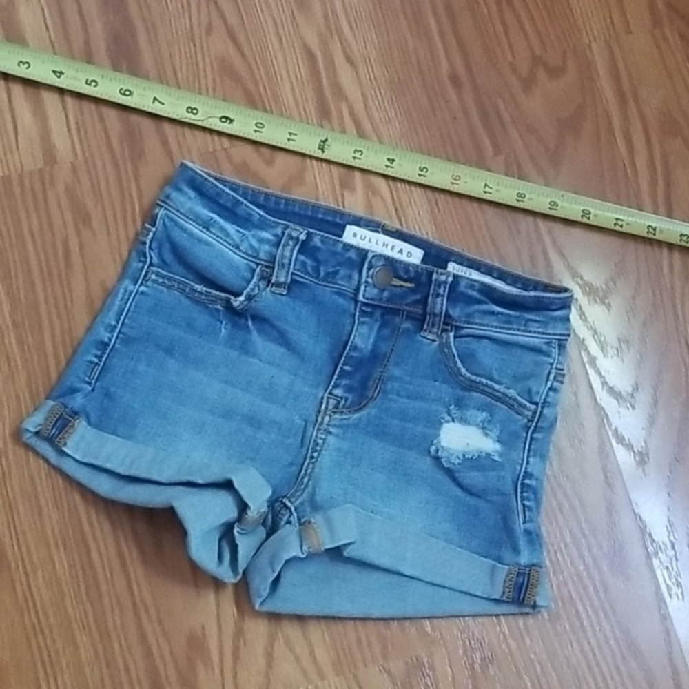Bullhead‎ shorts size 24